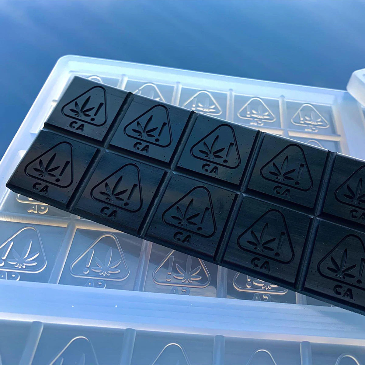 Molde de silicona para barra de chocolate con el logotipo de THC del estado de California (1/4 de hoja) - 6 cavidades